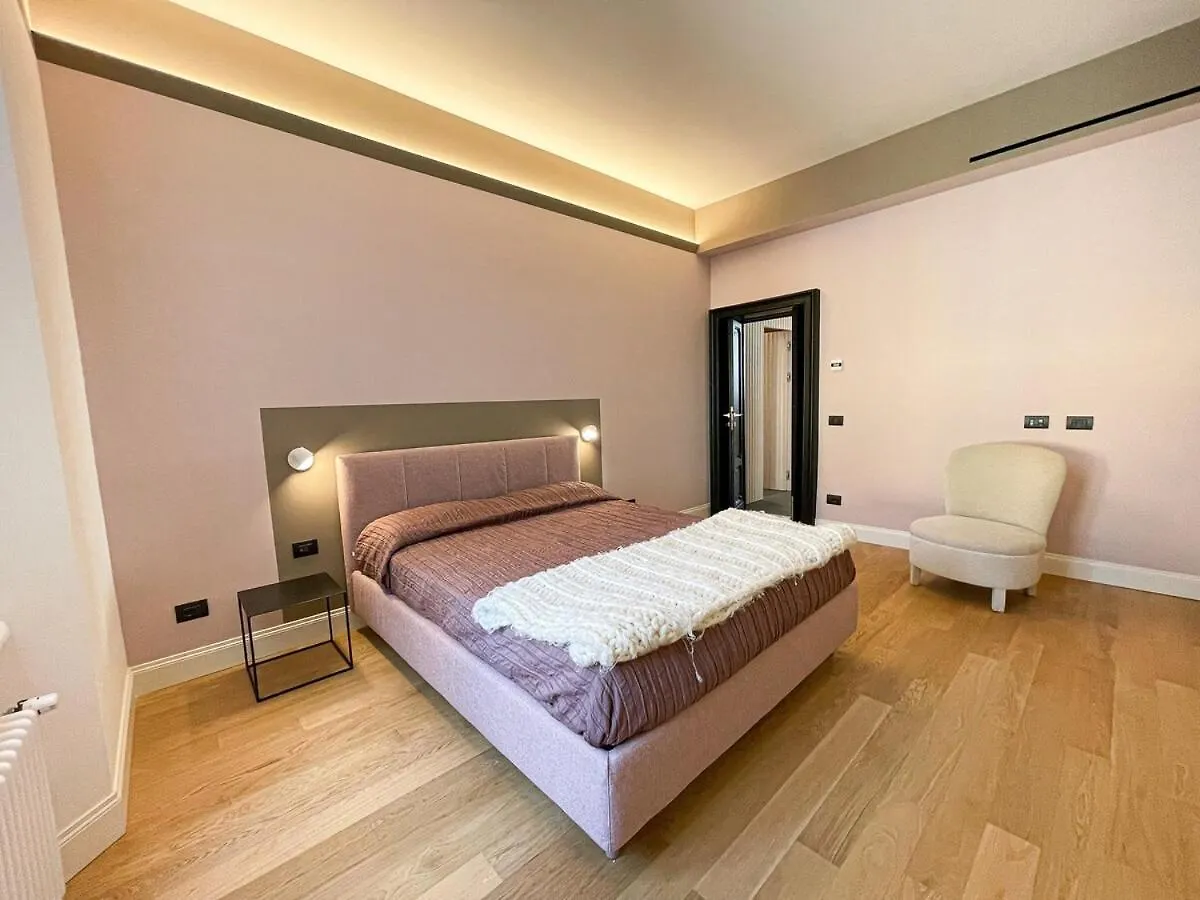 Appartement Luxury Penthouse - 5 Min To Duomo à Milan